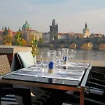 Daire Elegant Near Main Station & Wenceslas Sq