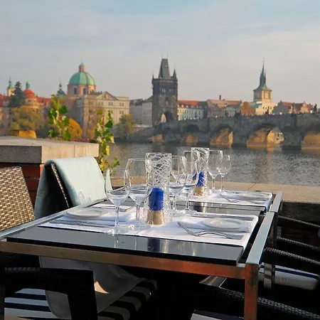 Apartamento Elegant Near Main Station & Wenceslas Sq