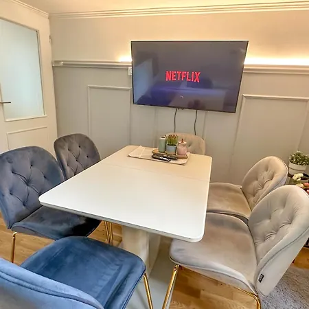 Apartamento Elegant Near Main Station & Wenceslas Sq